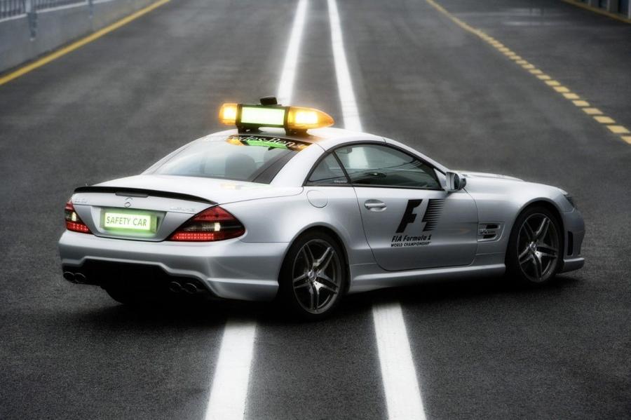  Mercedes-Benz SL63 AMG F1 Safety Car 2008 года  (фото 3 из 7)